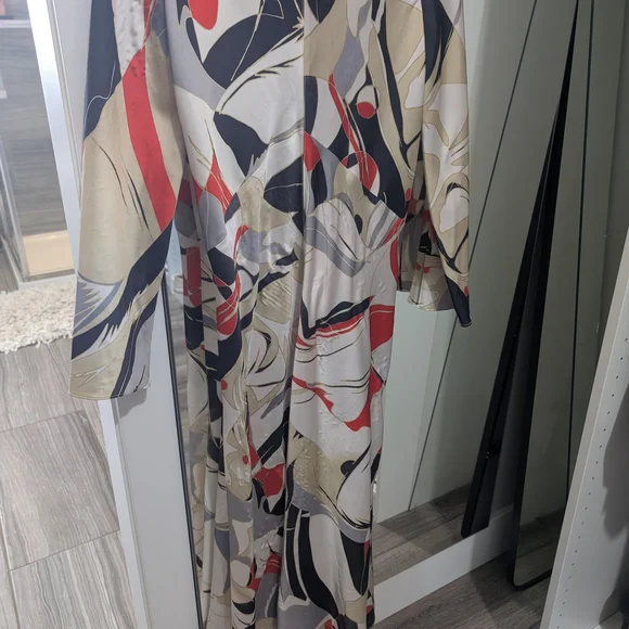 Abstract Patterned Maxi Dress - Picture 4 of 4